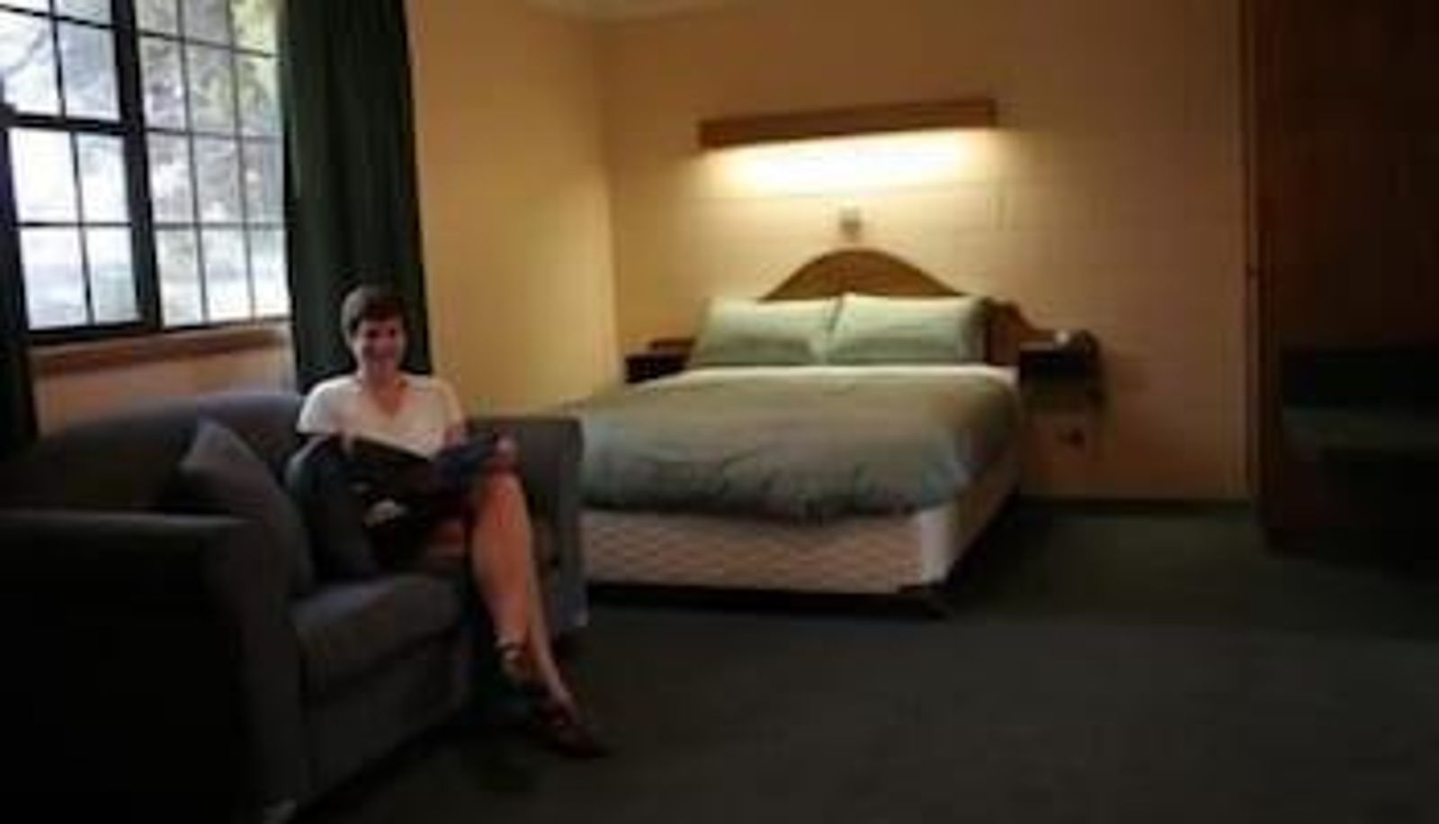 Info - Bridport Bay Inn