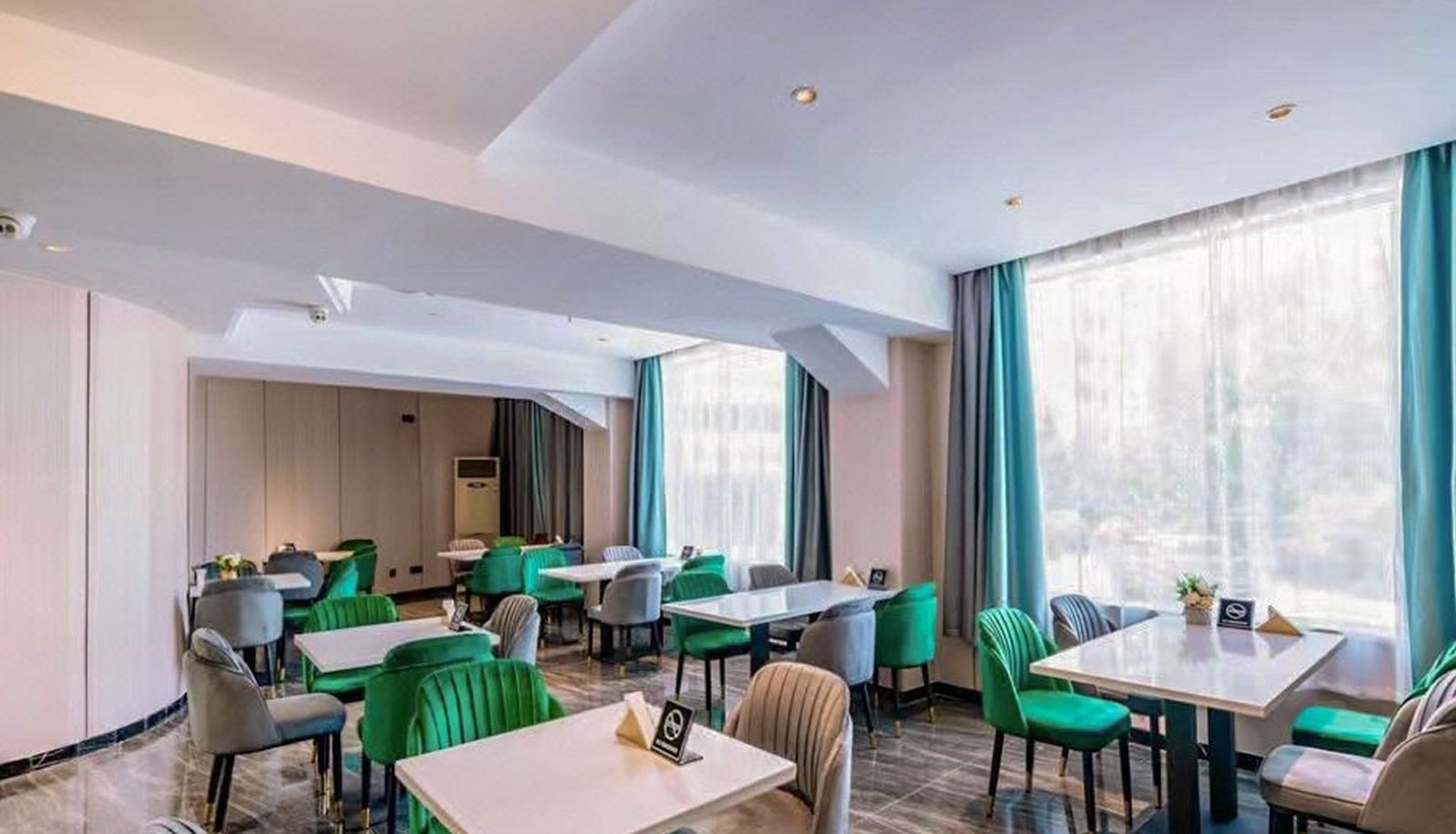 Business-centrum - Xi'an Hotel (Lianyungang Suning Plaza) (Lianyungang Suning Plaza)