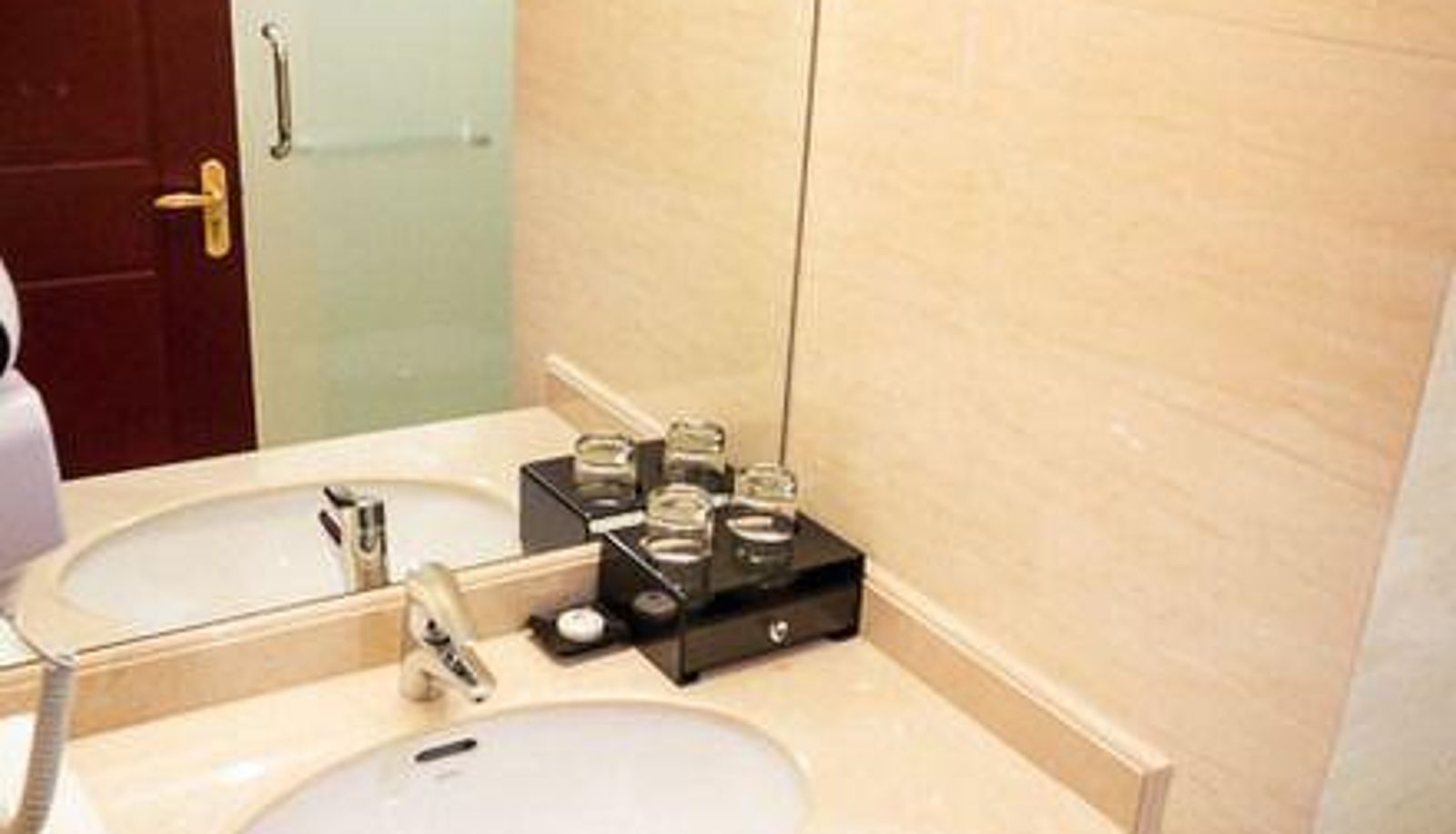 Info - Yiyuan Business Hotel (Wuqing Florence Town Branch)