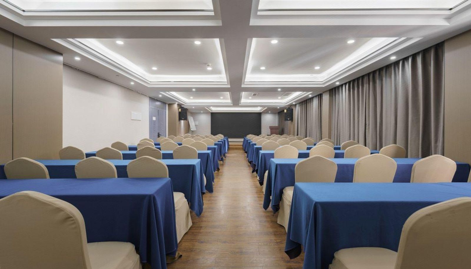 Area esterna dell'hotel - Four Seasons Yueju · Business Esports Hotel (Jinhua Vocational and Technical College Store)
