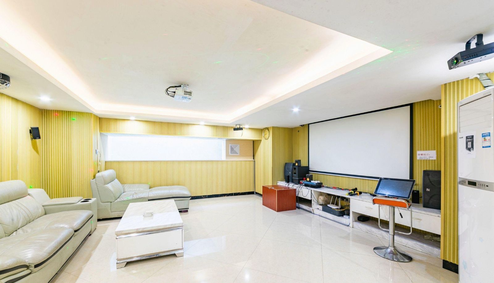 Hotel Außenbreich - Huayu Waterfront · Hot Spring Swimming Pool Homestay Hotel (Conghua Hot Spring Town Branch)