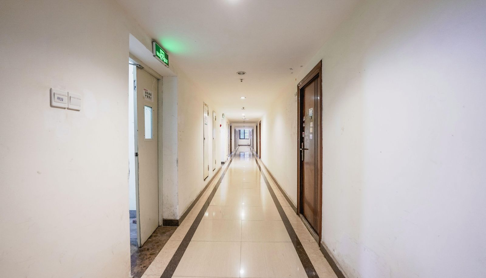 Area esterna dell'hotel - Elegant House Selection · Cinema Hotel Apartment (Honggutan Wanda Store)