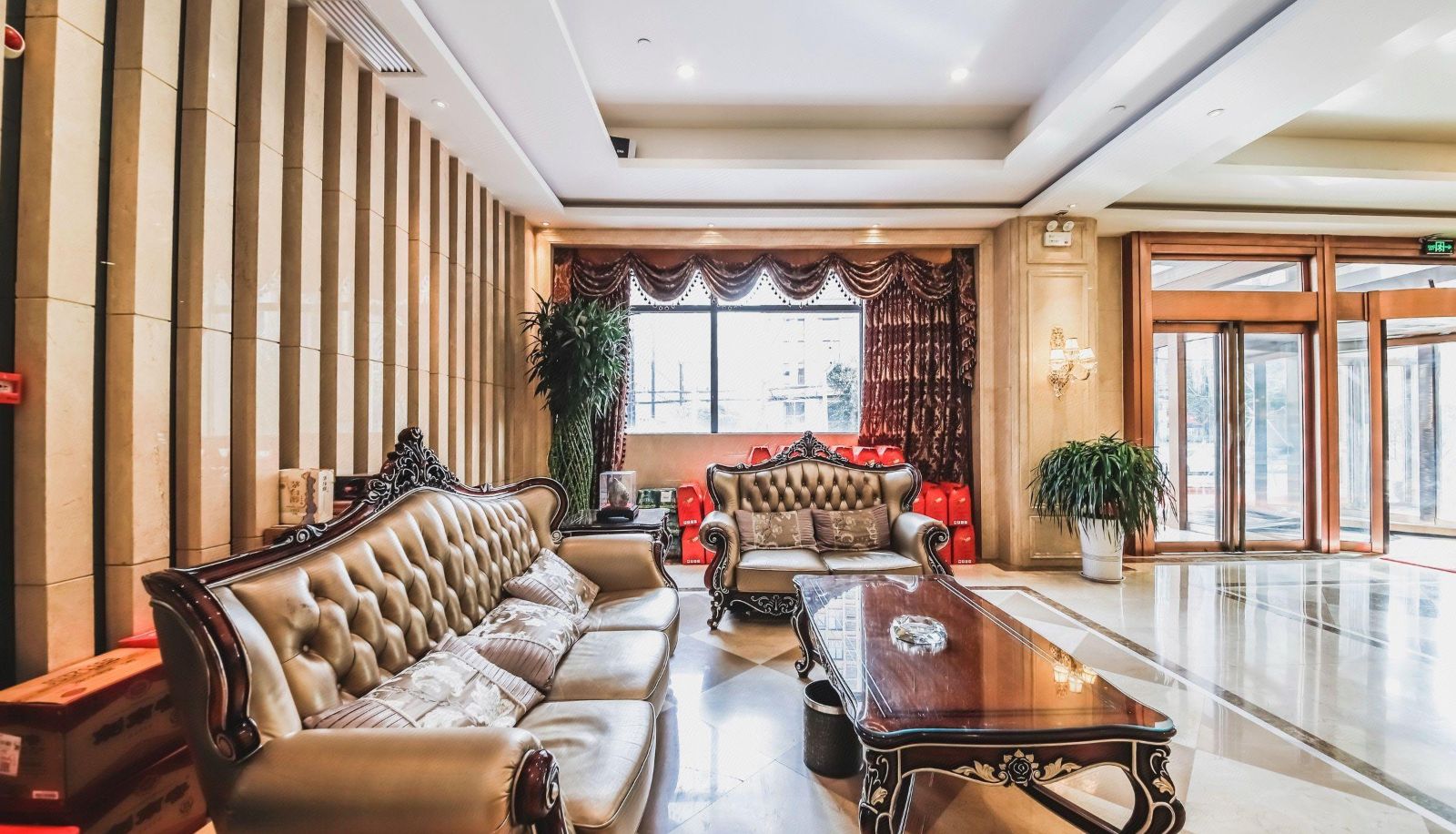 Zewnętrzna część hotelu - Zhengzhou Brilliant Sunshine Hotel (Garden Road Zhenghongcheng Branch)