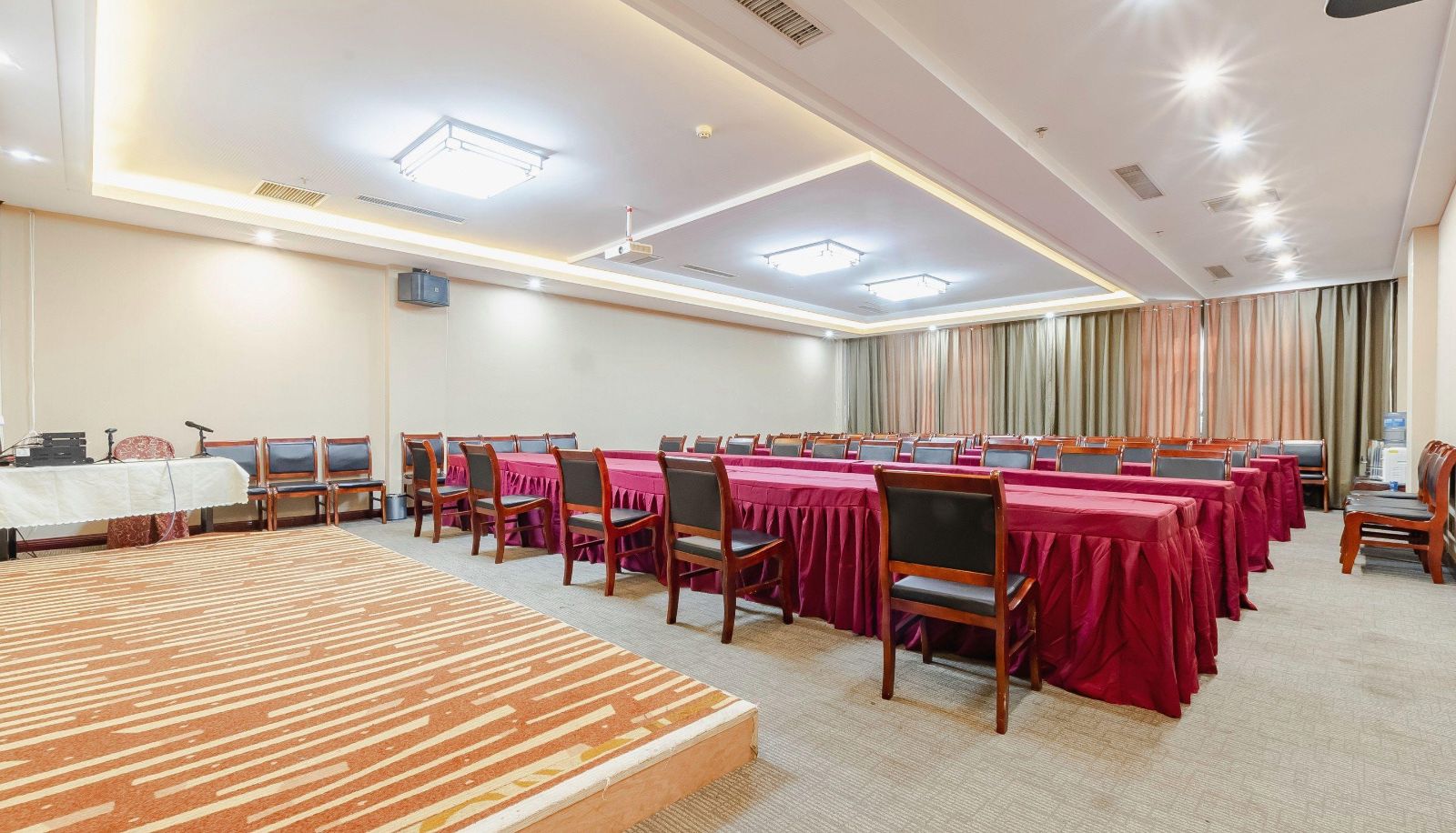 Zewnętrzna część hotelu - Sheraton Beijing