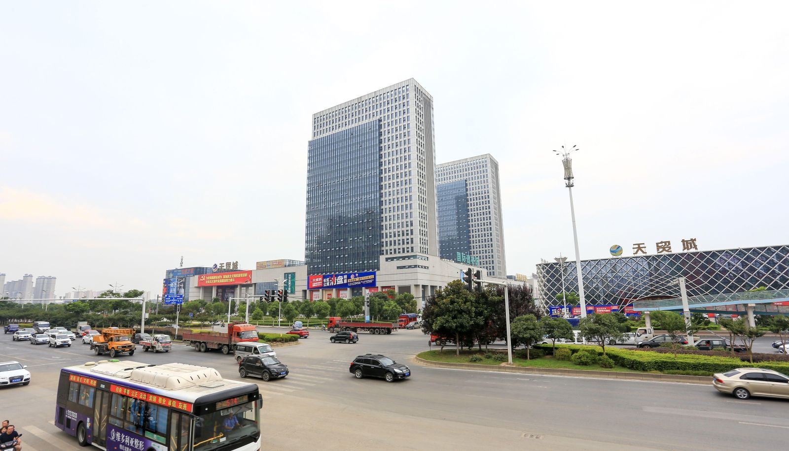 Info - Wuzhong) Xiangyang Red Star Holiday Inn (Wuyue Plaza Store