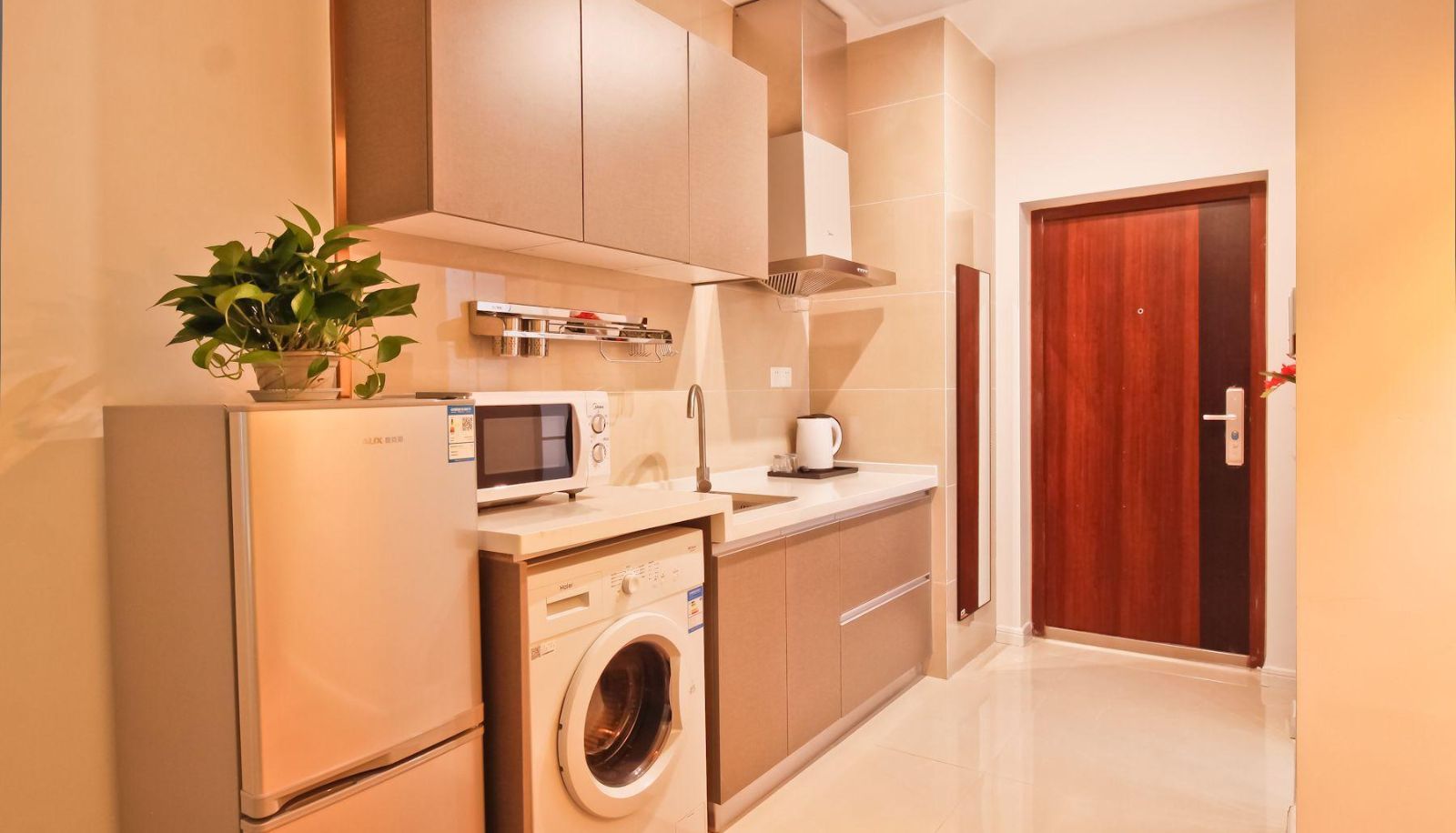 Buitenruimte van het hotel - Westen Apartment Hotel (New World Mansion)