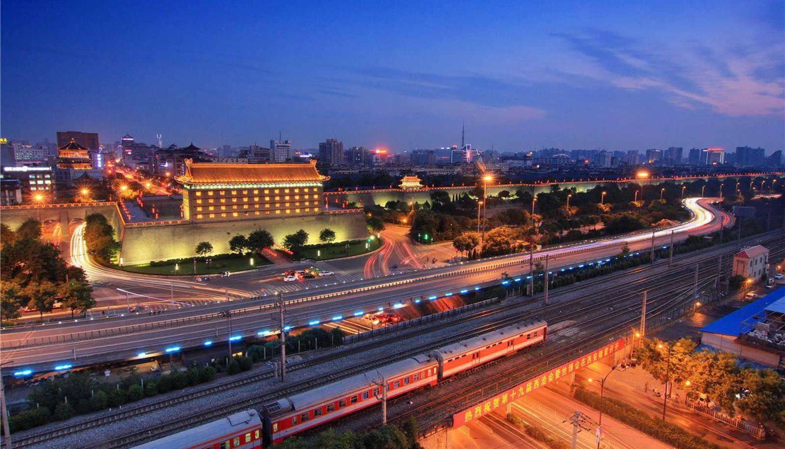 Zewnętrzna część hotelu - Xi'an Yihe Haoyuan Hotel (Yanta Jixiang Village Subway Station Branch)