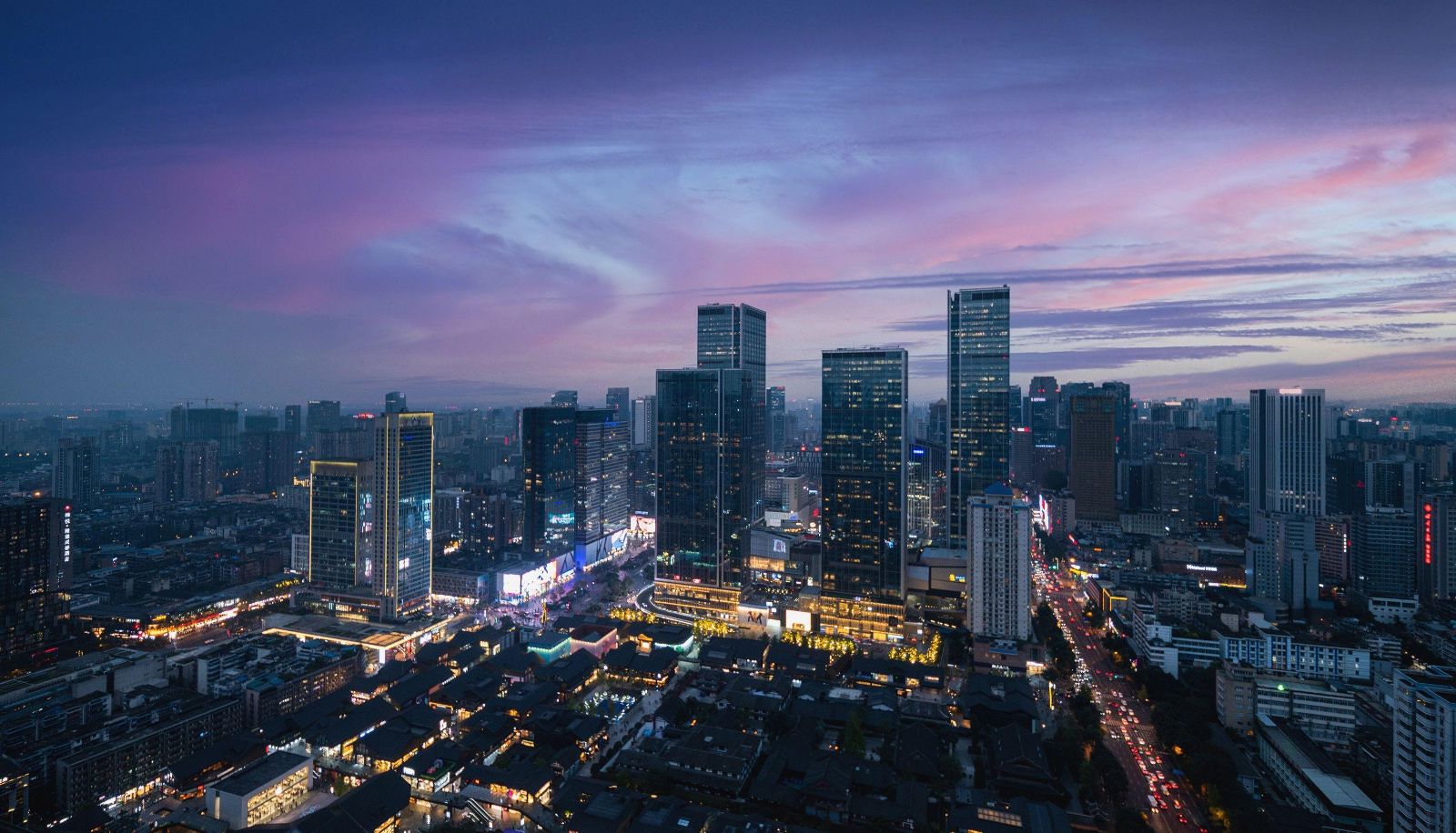 Info - Cloud Wellkin · Night View Projection Resort Apartment (Taikoo Li Store)