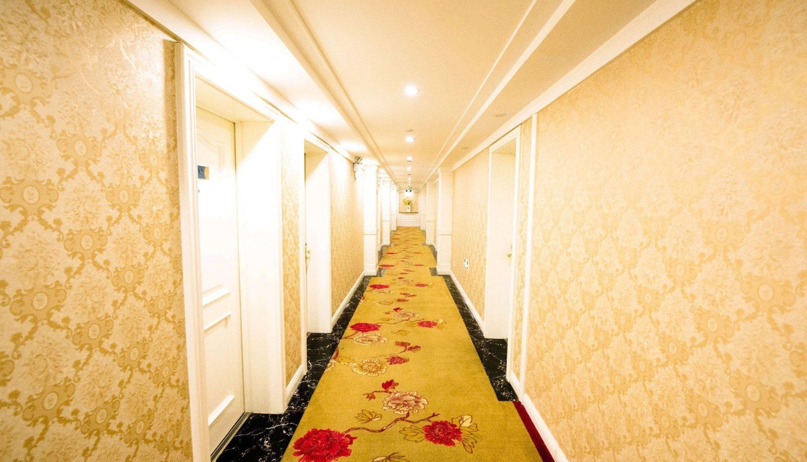 Zewnętrzna część hotelu - Home Inn (Beijing Tsinghua University Wudaokou Subway Station Store)
