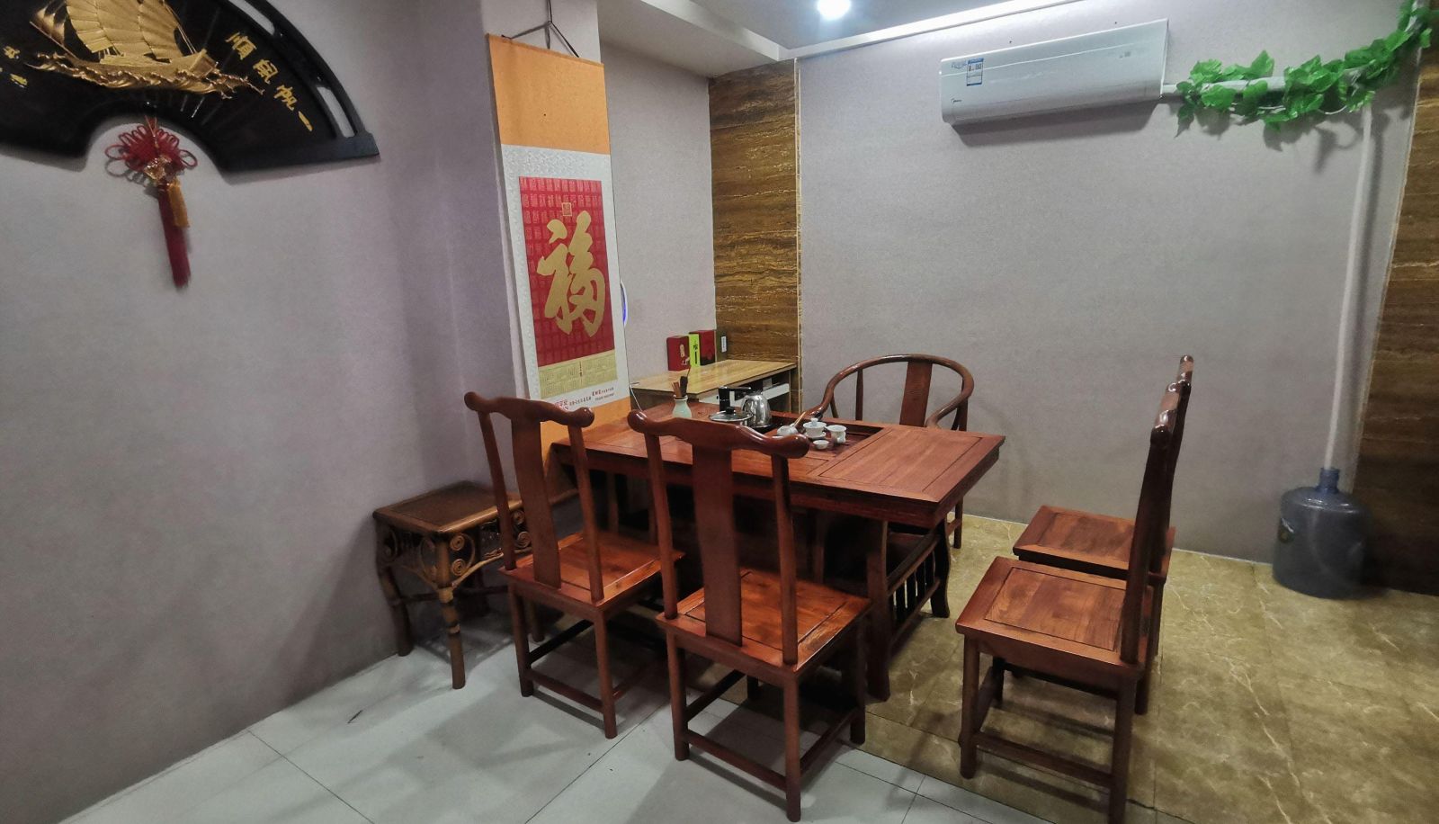 Info - Dora Qingshuiwan Hotel (Shenzhen Henggang Tangkeng Metro Station Store)