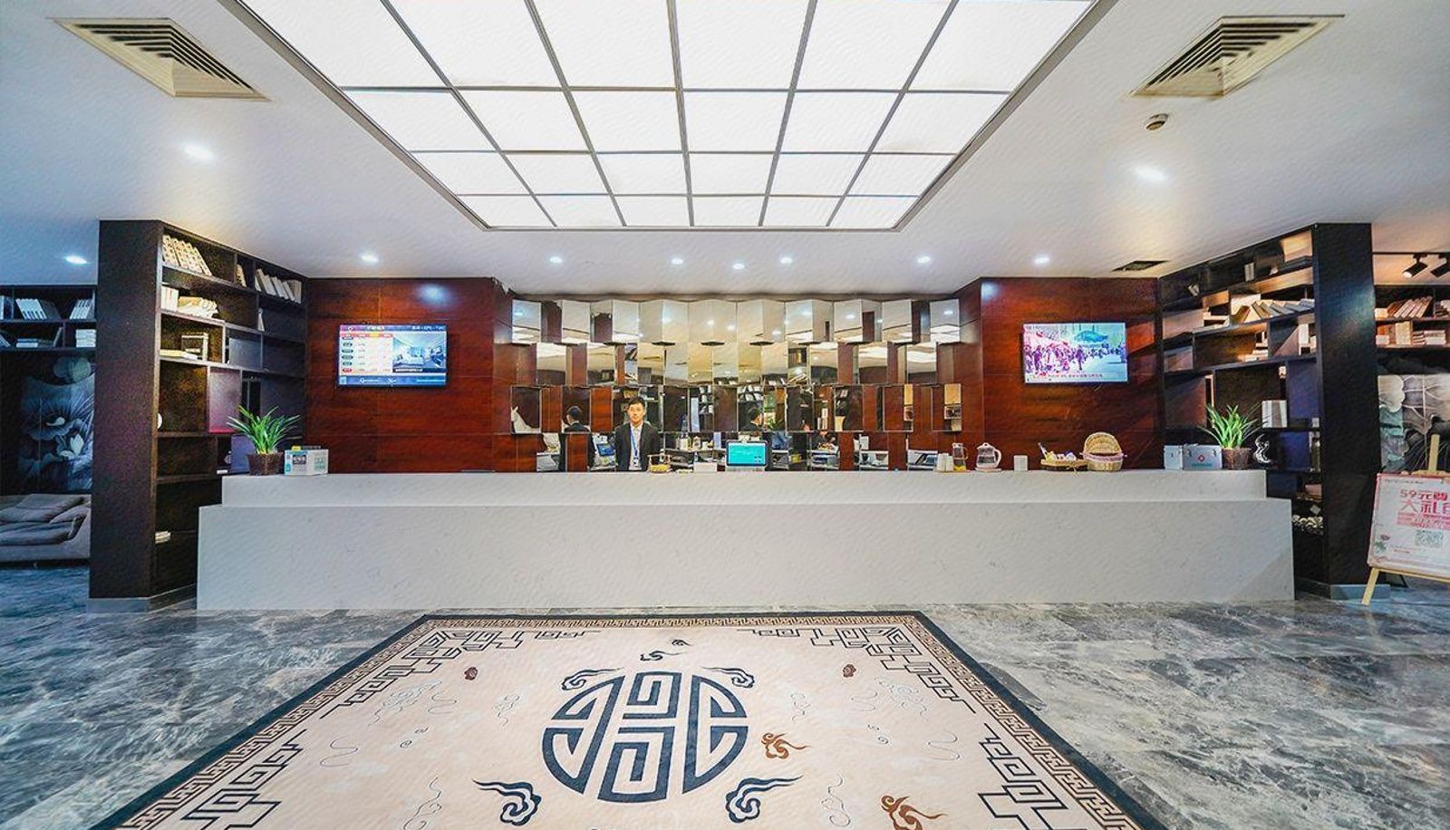 Area esterna dell'hotel - Baiyi · Selected Hotel (Suzhou Wujiang Shengze Oriental Textile City Store)