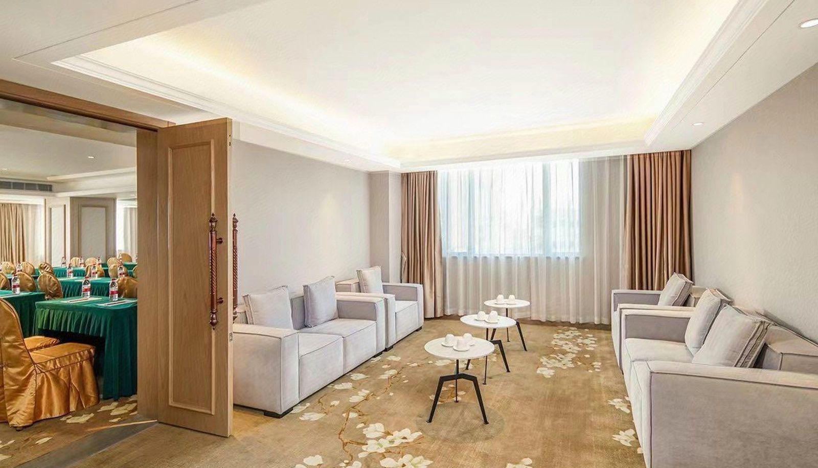 Zewnętrzna część hotelu - Vienna Hotel (Maoming Guanzhu Chenxiang Center Store)