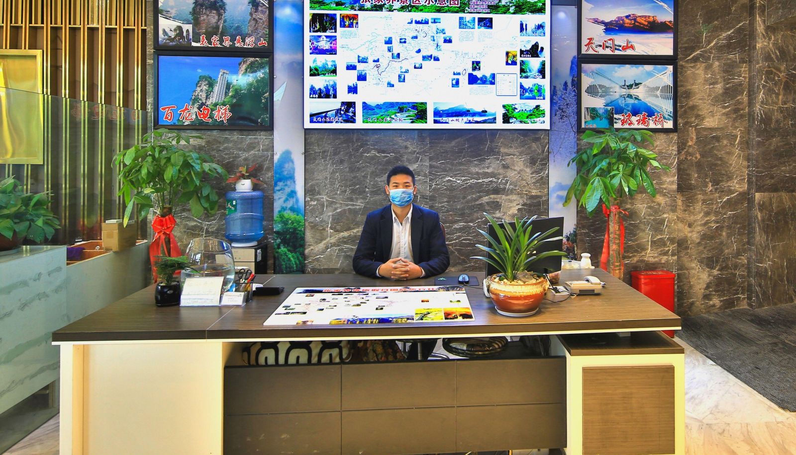 Zhenmian Intelligent Hotel (Tianmen Mountain Ziwu Road Store)
