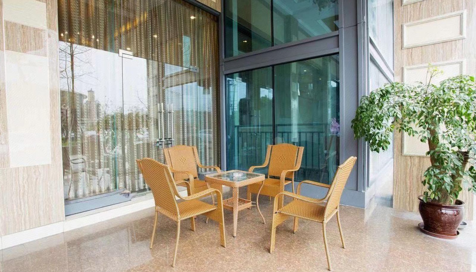 Hotel outdoor area - Impression Panda Hotel (Dujiangyan Irrigation Project Rongchuang Paradise Store)