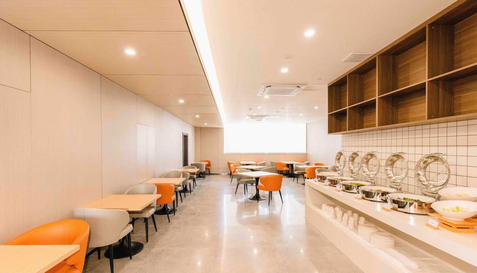 Zewnętrzna część hotelu - Berman Hotel (Maoming Dianbai Store)