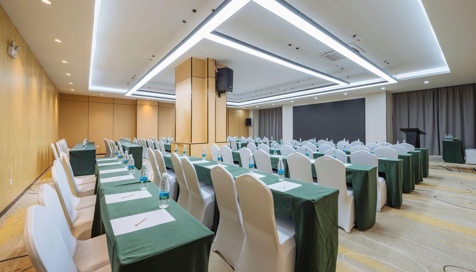 Buitenruimte van het hotel - Campbell Hotel (Kunming hi tech Xicheng times store)
