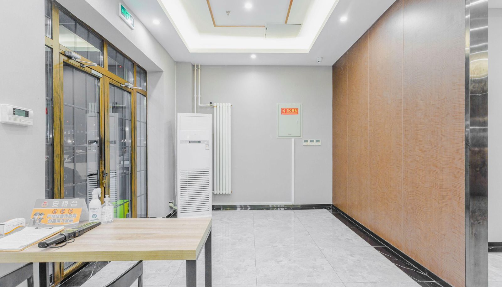 Hotel outdoor area - Feifanchengpin · Beijing Capital Airport Nanfaxin subway station store