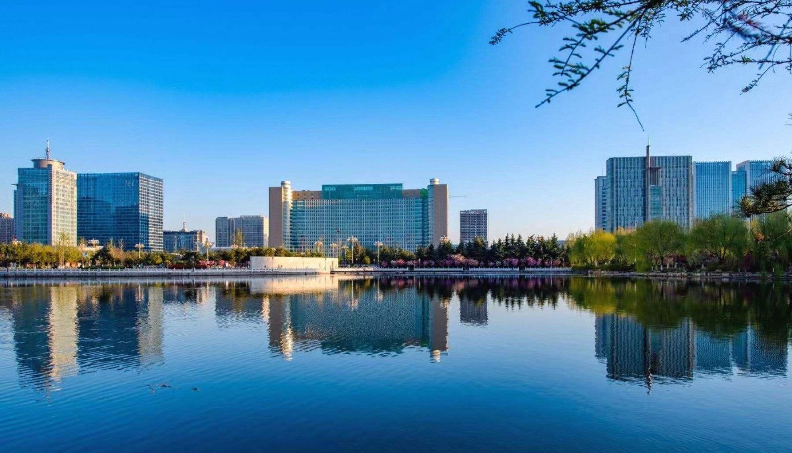 Info - Huxin Island · Guanhu Hotel (Longzihu University District Branch)