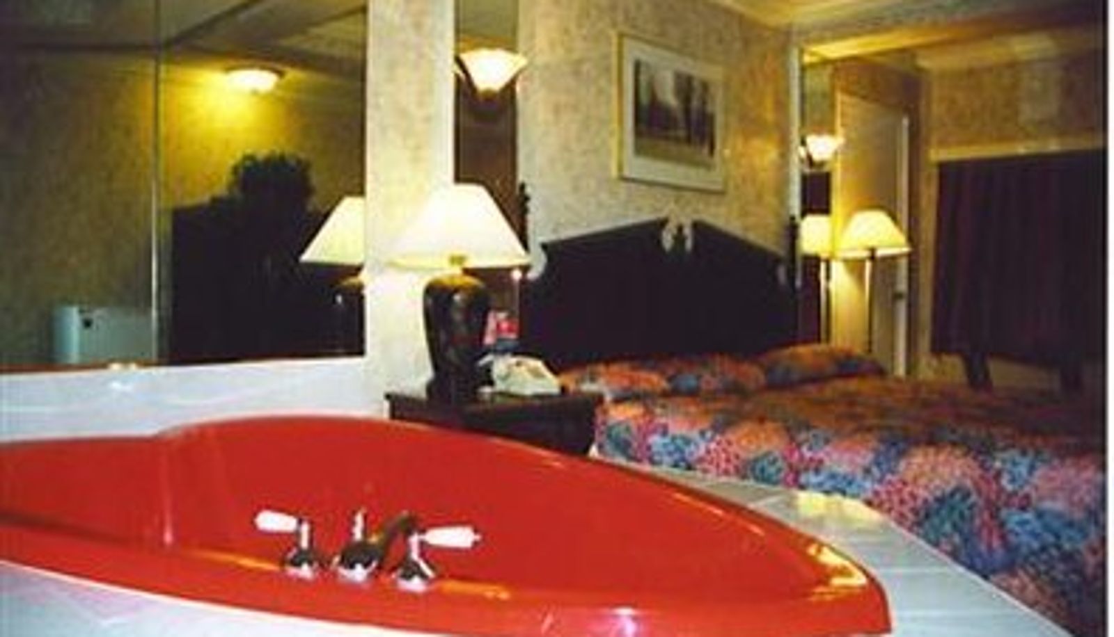 Suite - Manchester Inn