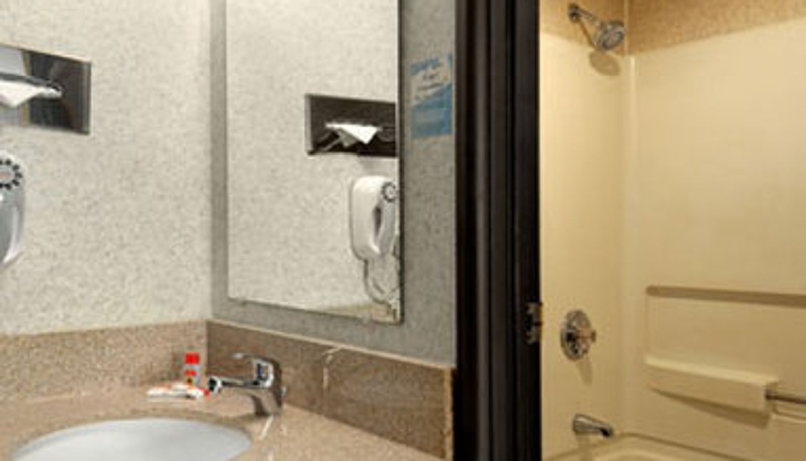 Room - Excel Inn Milwaukee West