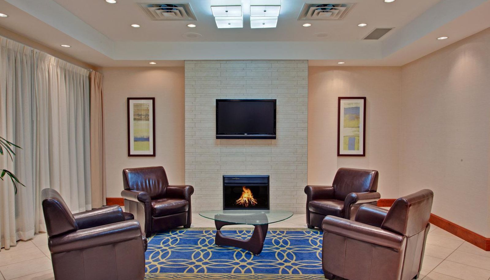 Lobby - Amenida Residences Calgary