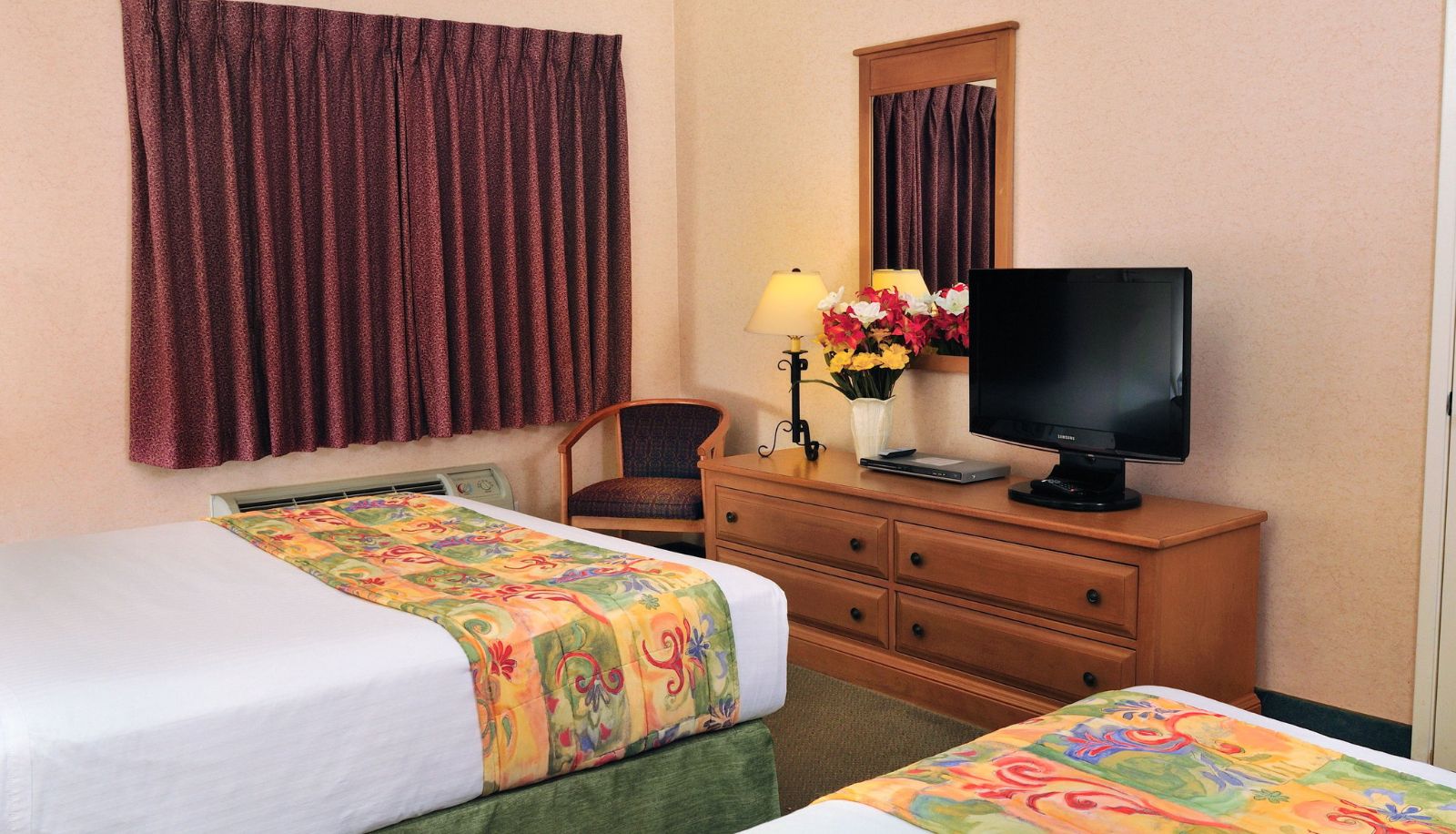 Kamer - Lamplighter Inn & Suites at SDSU