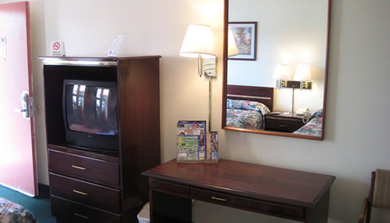 Room - Red Carpet Inn Endicott Binghamton