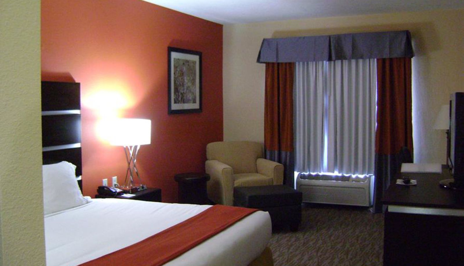 Room - Holiday Inn Express & Suites KINGWOOD - MEDICAL CENTER AREA