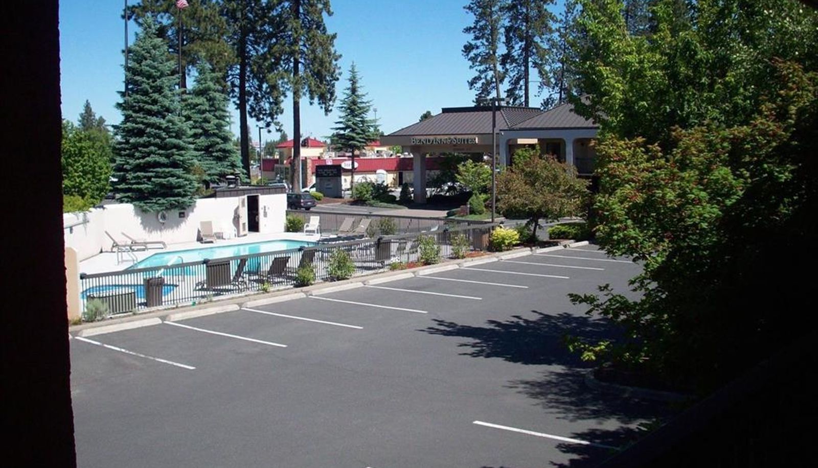 Pool - Bend Inn & Suites