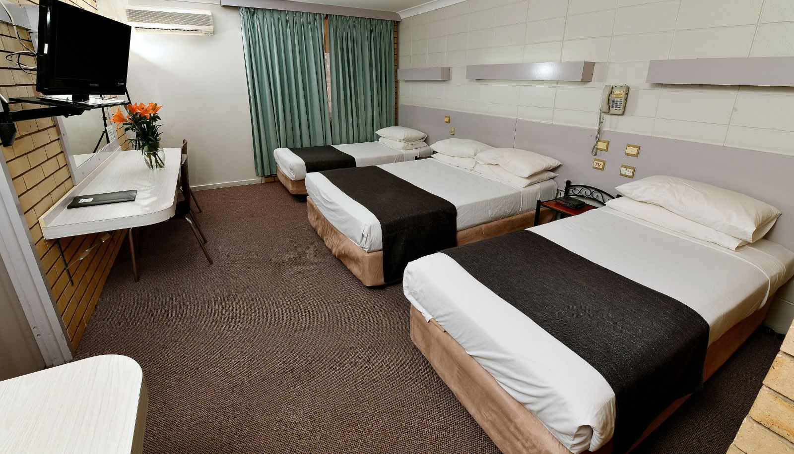 Pokój typu family - MAS Country Burke and Wills Motor Inn Moree