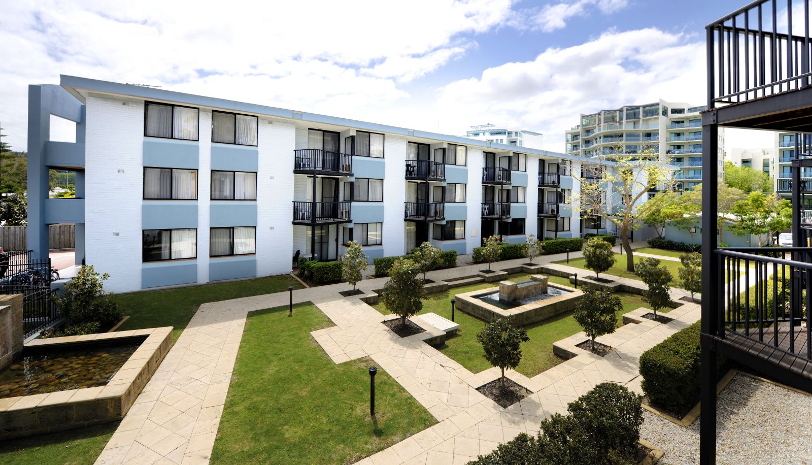 Buitenruimte van het hotel - LODESTAR WATERSIDE APARTMENT HOTEL