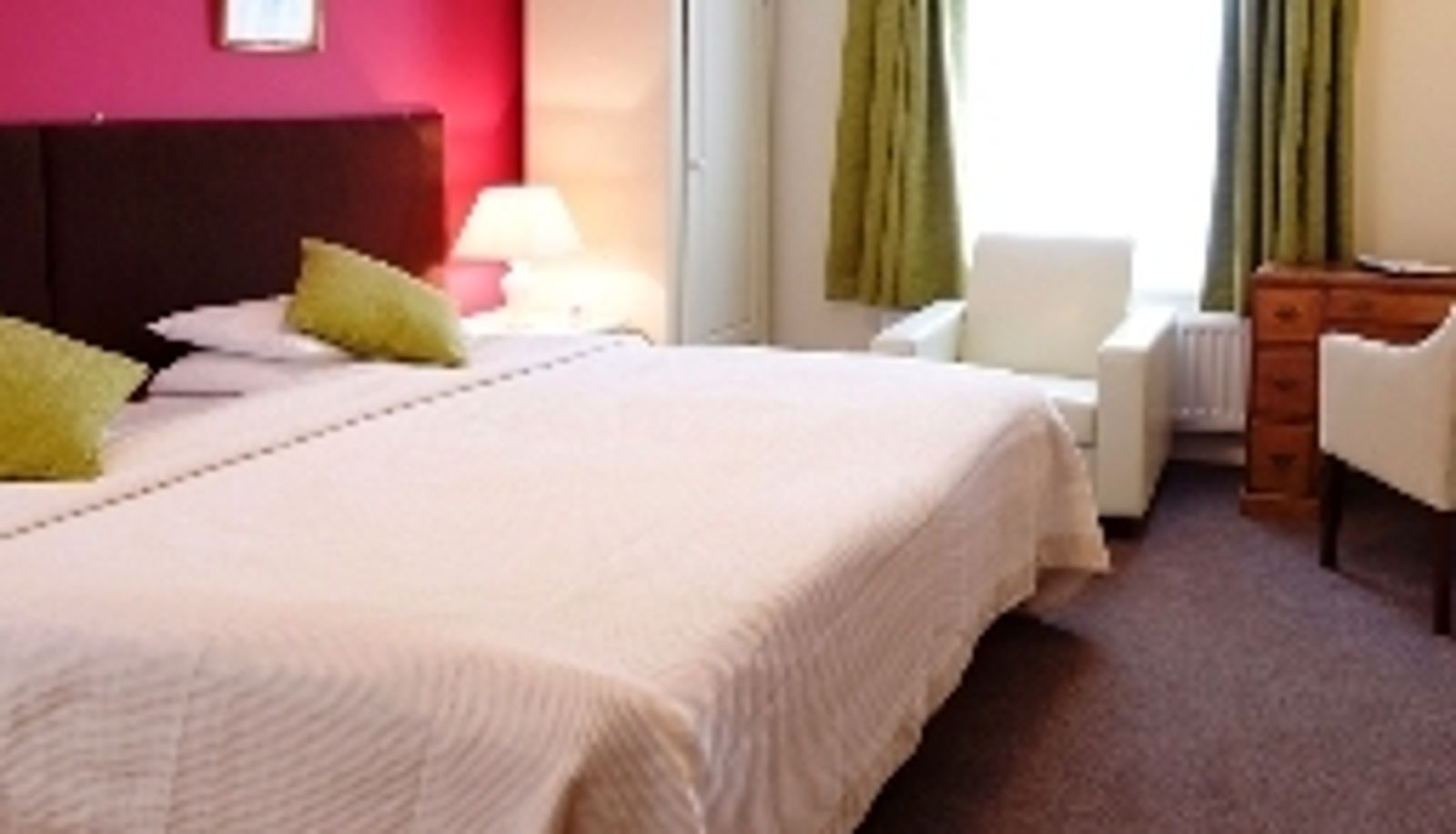 Room - Charlton Kings Hotel