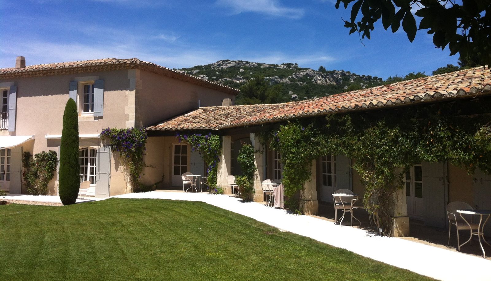 Hotel outdoor area - Mas de l Oulivie