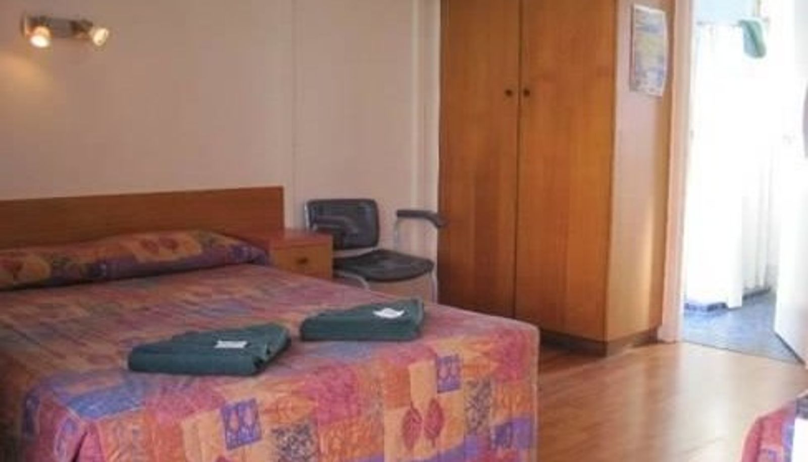 Info - Desert Rose Inn