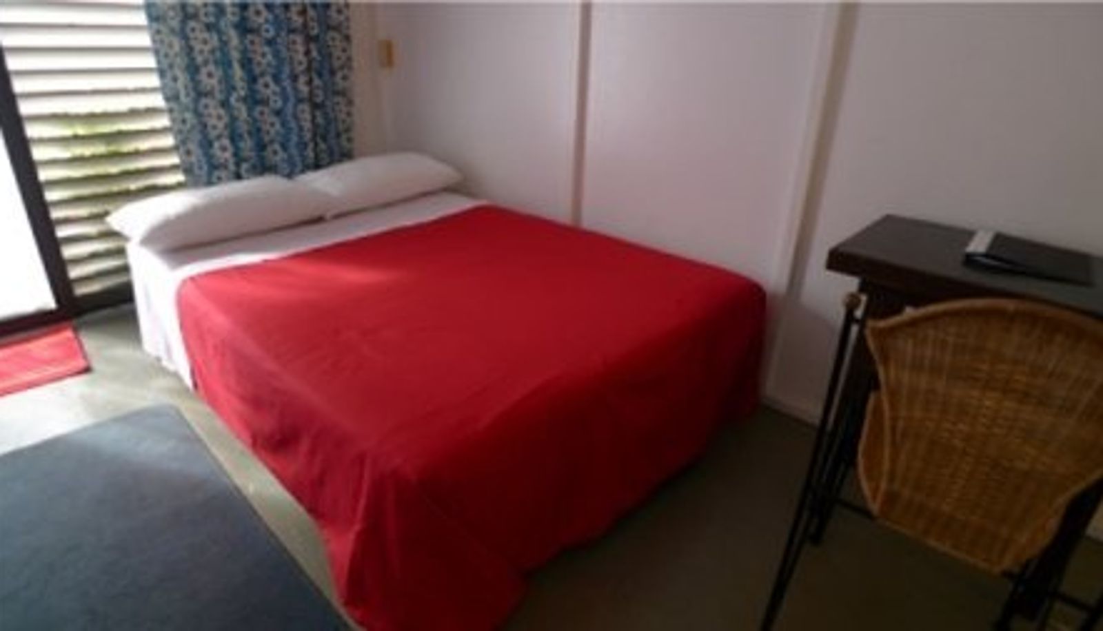 Camera - Paradise Inn