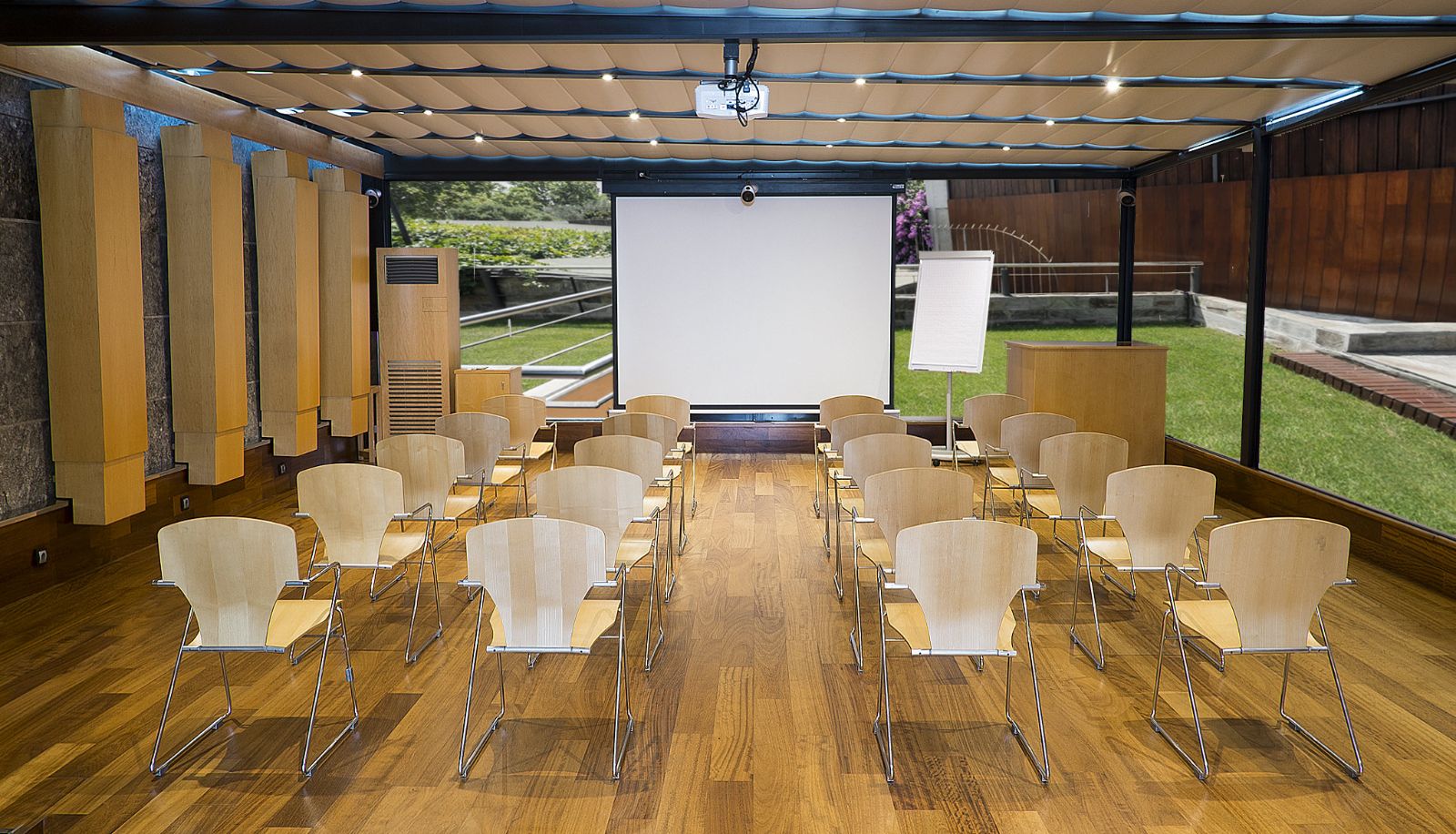 Sala de reuniones - Sansi Pedralbes