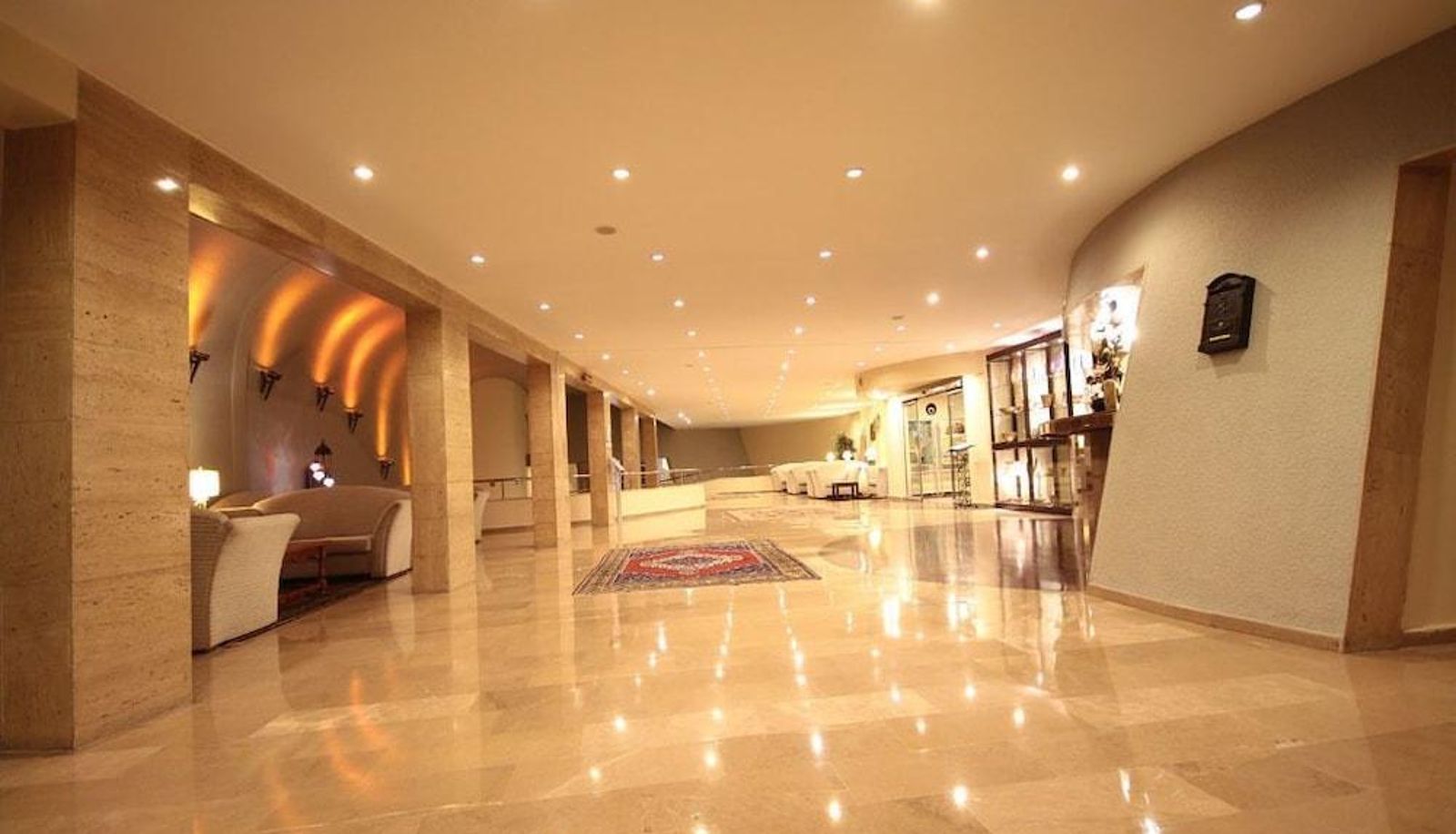 Hal - Peri Tower Hotel