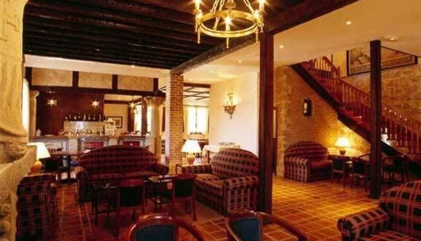 Hall - Vettonia Residential