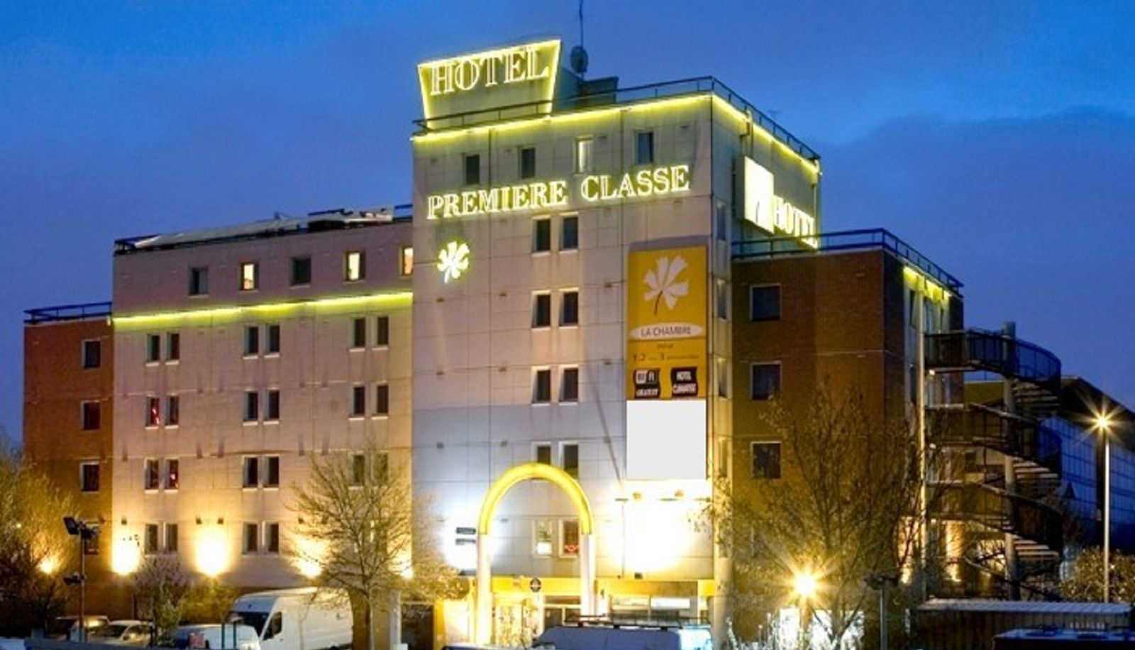 Buitenruimte van het hotel - Premiere Classe