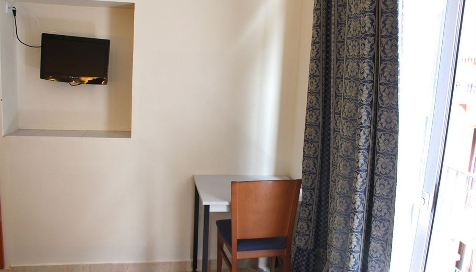 Info - Hostal Mont Thabor