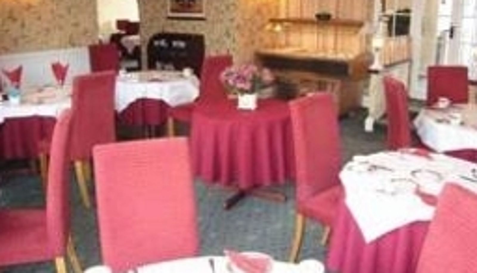 Sala śniadaniowa - Knights Court Hotel