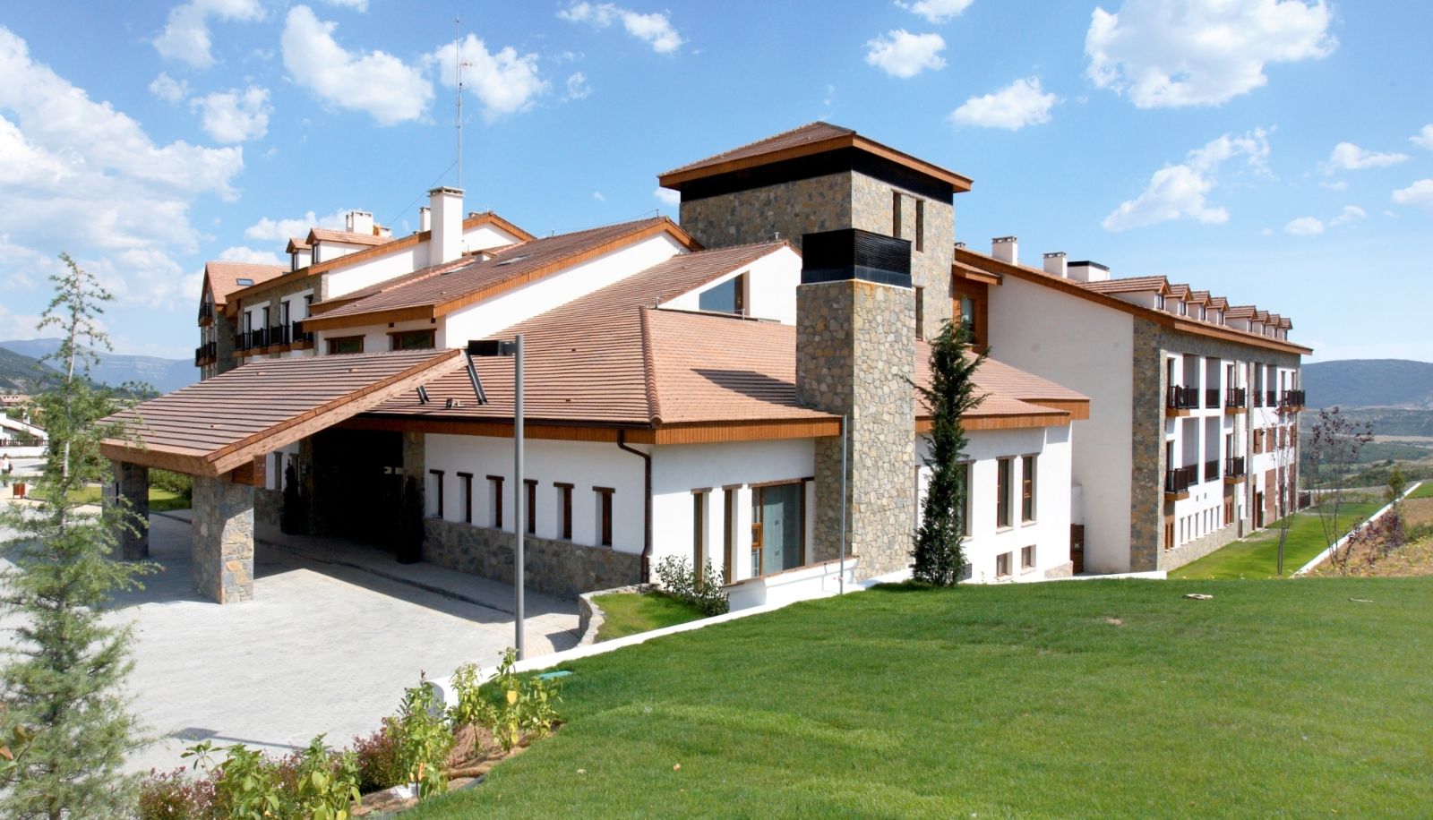 Buitenruimte van het hotel - Real Badaguás Hotel Golf & SPA