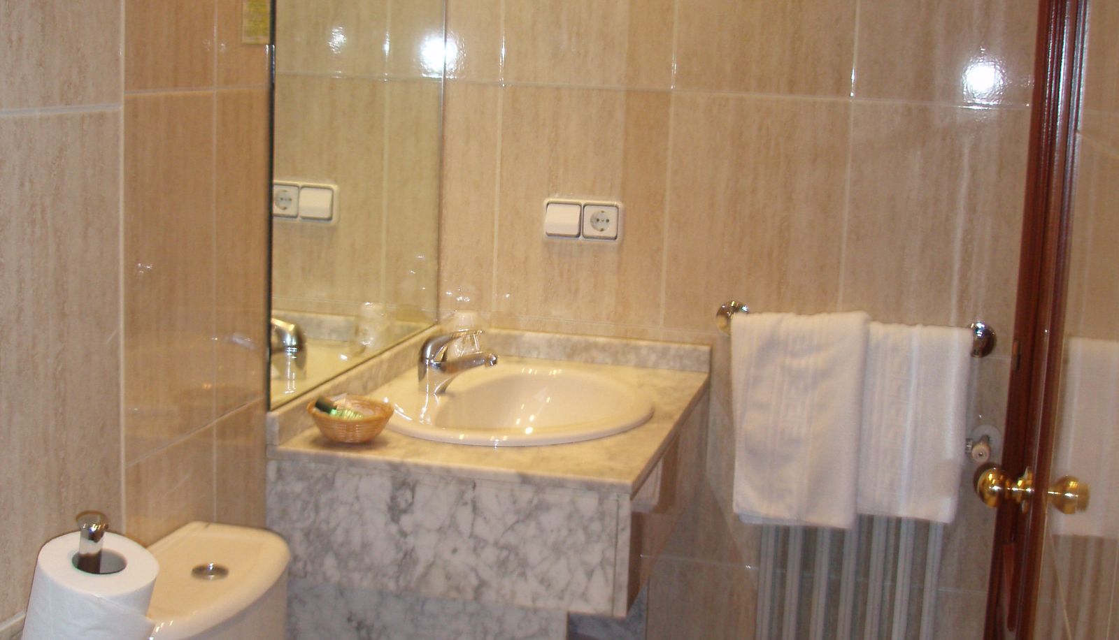 Bathroom - City Express Covadonga