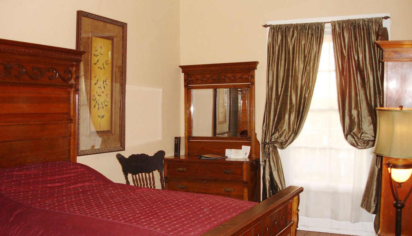 Camera - The Hotel Leger