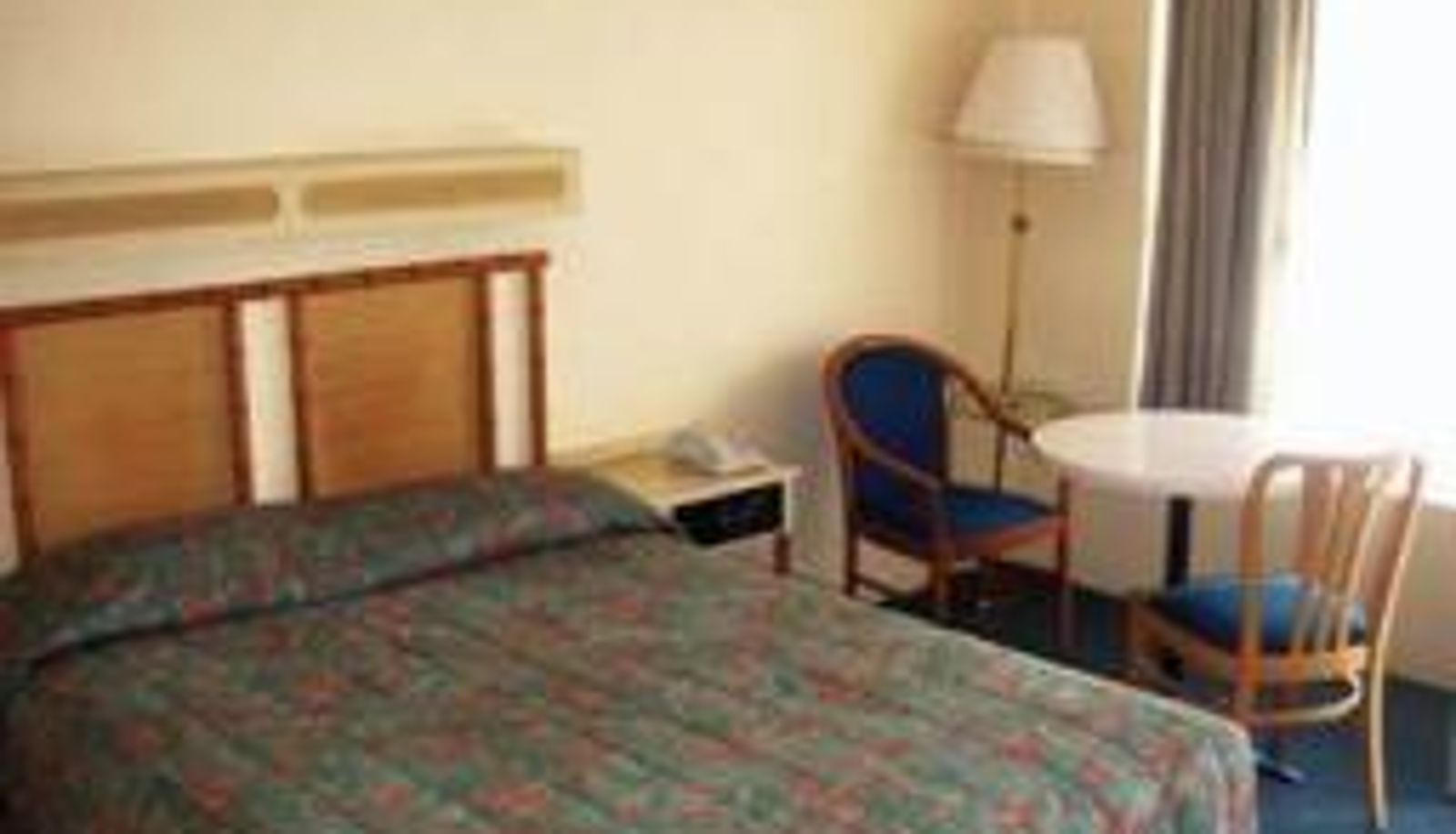 Camera - Noahs Mid City Motor Inn