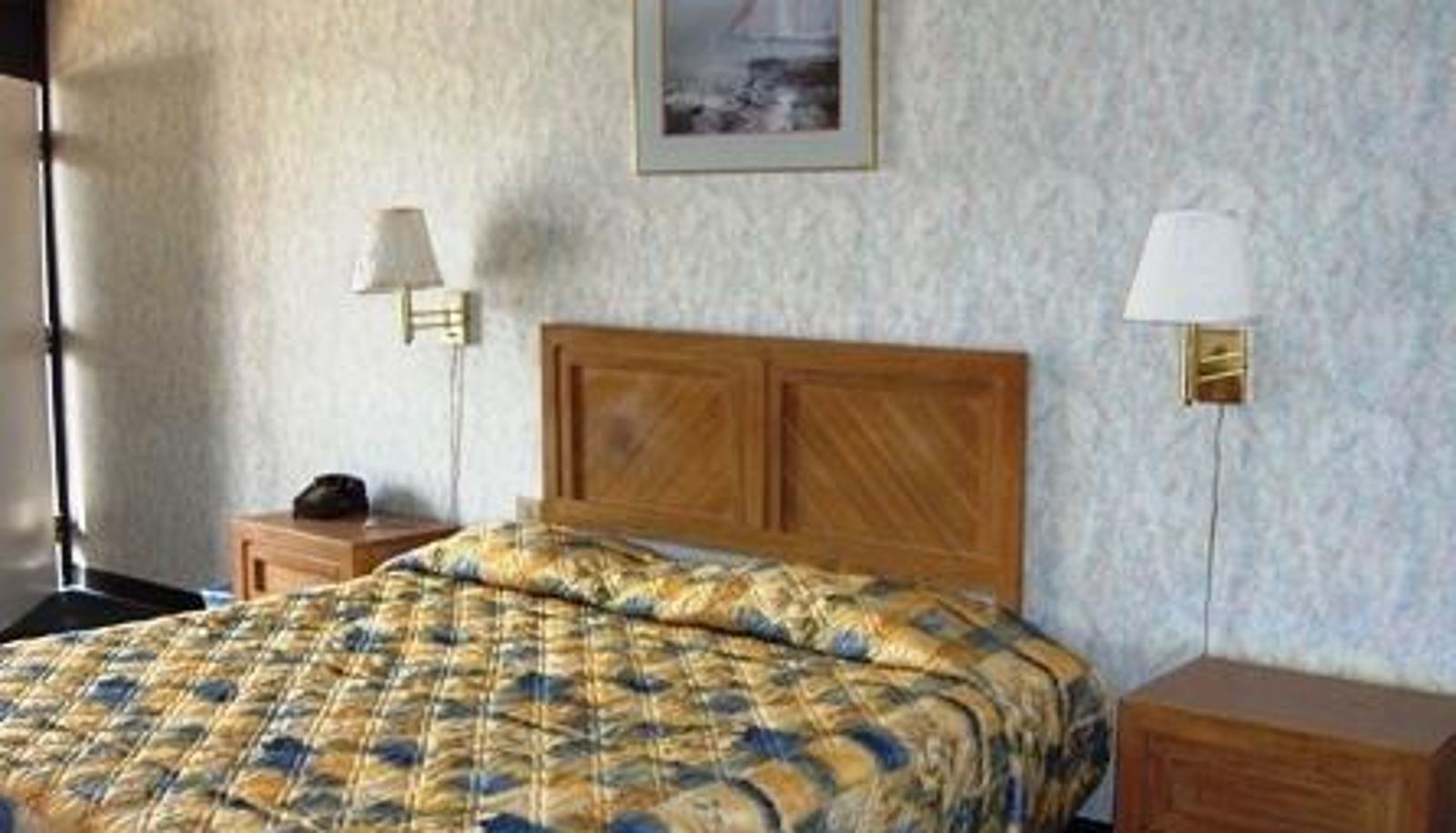 Room - Regal Inn