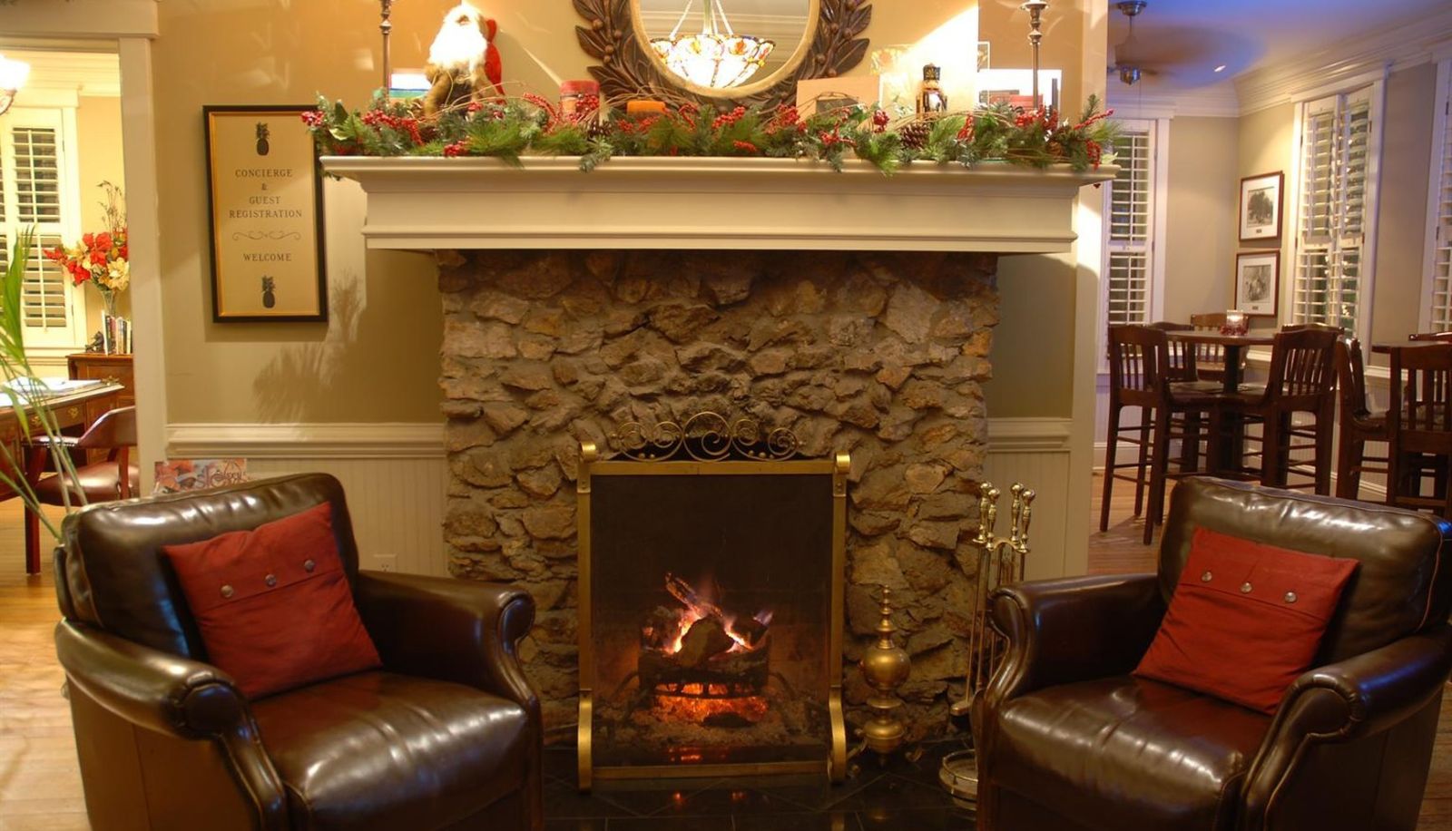 Hall - Village Inn And Pub
