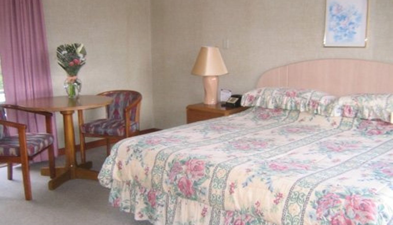 Room - Town And Country Motor Inn