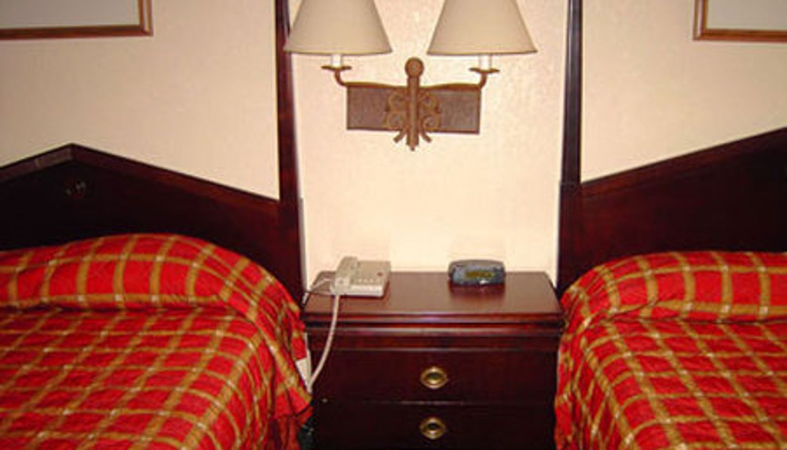 Room - Siesta  Inn  &  Suites