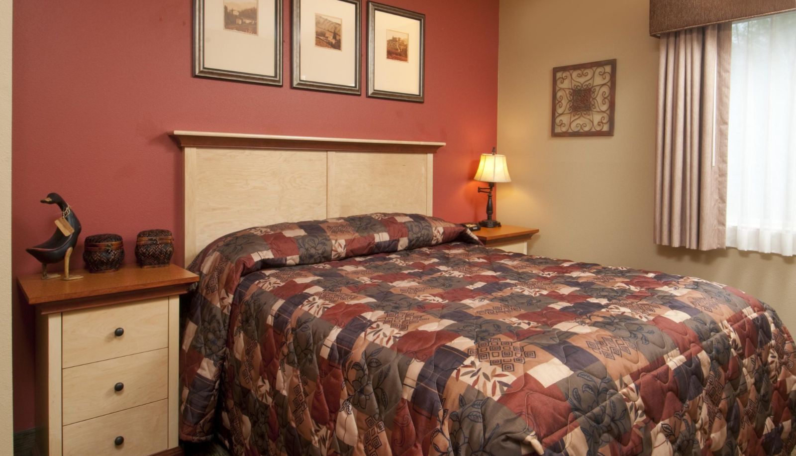 Zimmer - Whispering Woods Resort